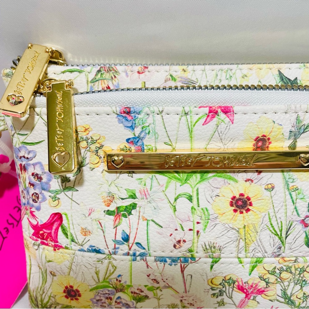 Betsey Johnson Floral Wristlet/Clutch, NWT - Picture 6 of 15